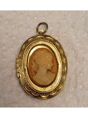 Vintage  Cameo Resin Locket Woman  Gold Metal No Chain Locket Only